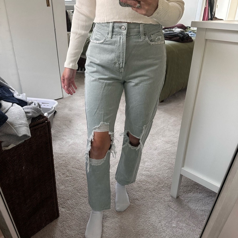 American Eagle Mom Straight Jeans